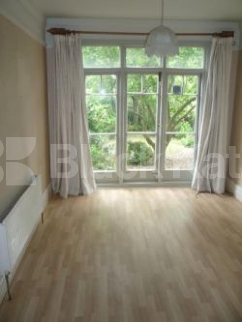 			LET!, 5 Bedroom, 1 bath, 1 reception House			 Priory Ave, Crouch End N8